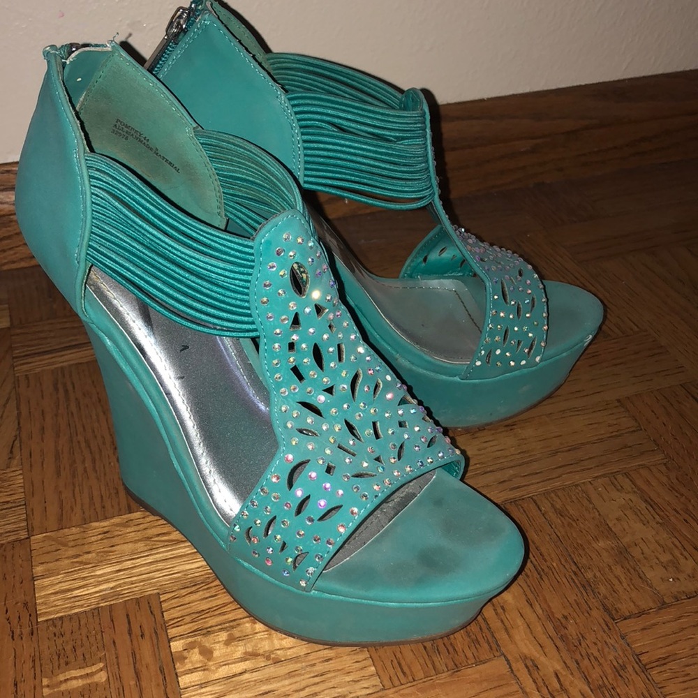 Teal wedges